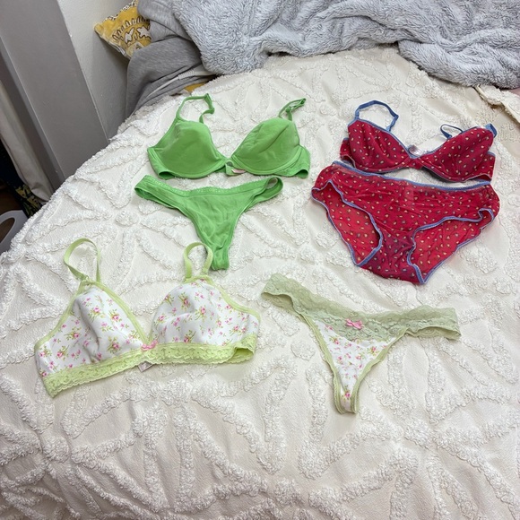 Victoria's Secret Other - Victoria’s Secret bra and underwear bundle